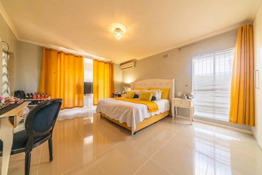 To Let 5 Bedroom Property for Rent in Loevenstein Western Cape